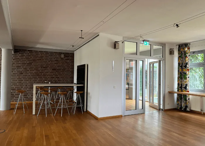 Foyer und Bistrobereich der DECOR-UNION