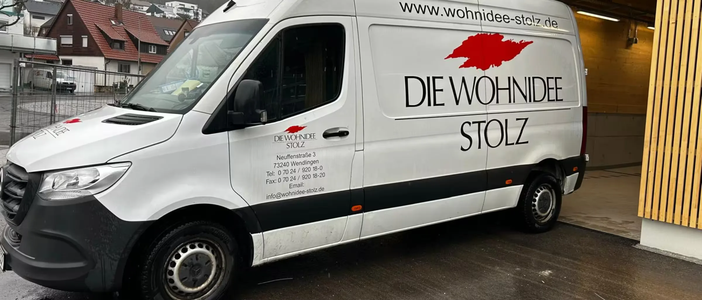 Firmenfahrzeug von Wohnidee Stolz